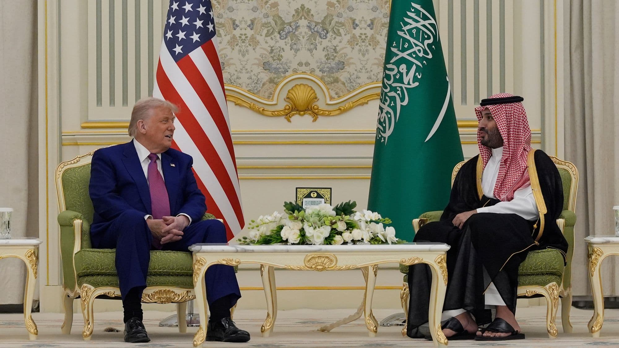 تقرير: أزمة غير مسبوقة بين واشنطن والرياض أطاحت بمشروع ترامب في هرمز